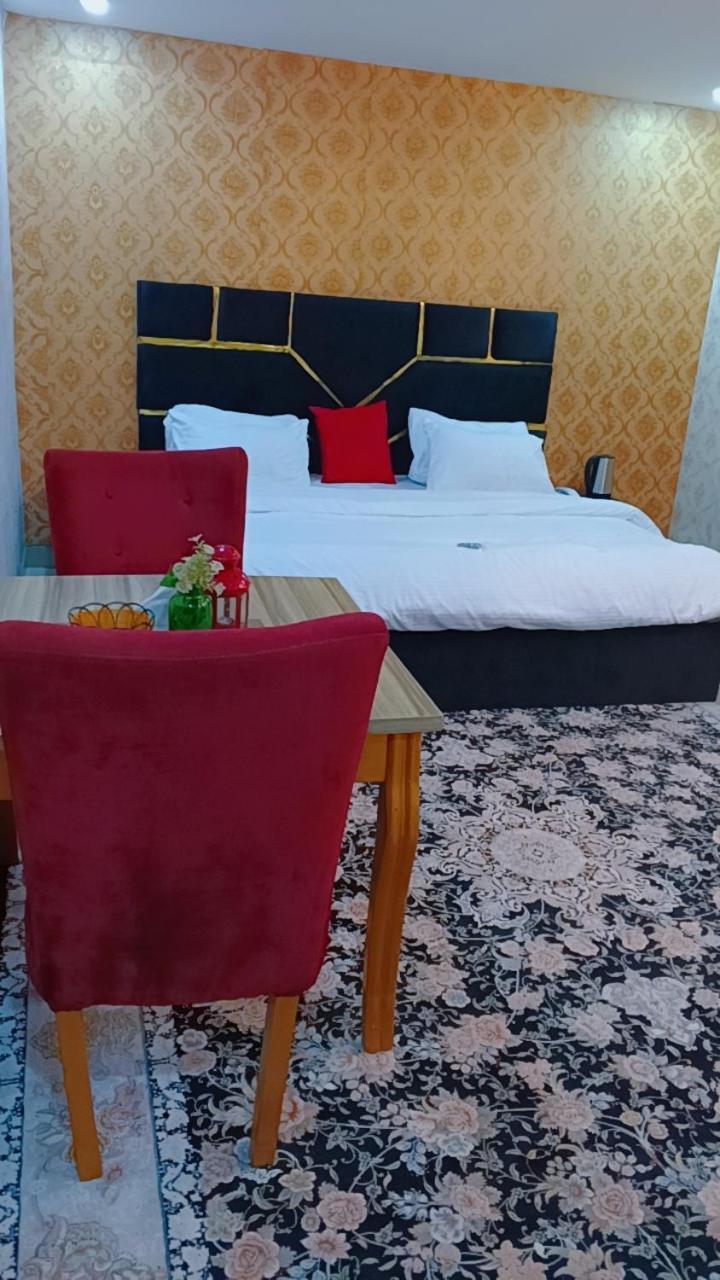 Nuit De Paris Hotel Абуджа Екстериор снимка