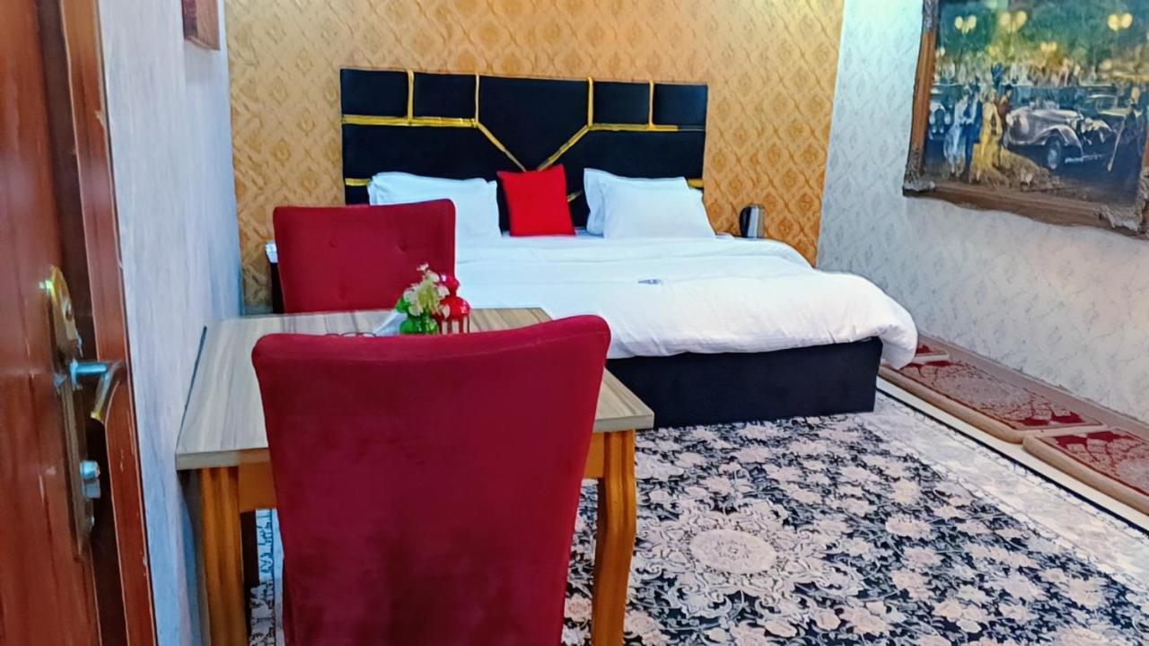 Nuit De Paris Hotel Абуджа Екстериор снимка